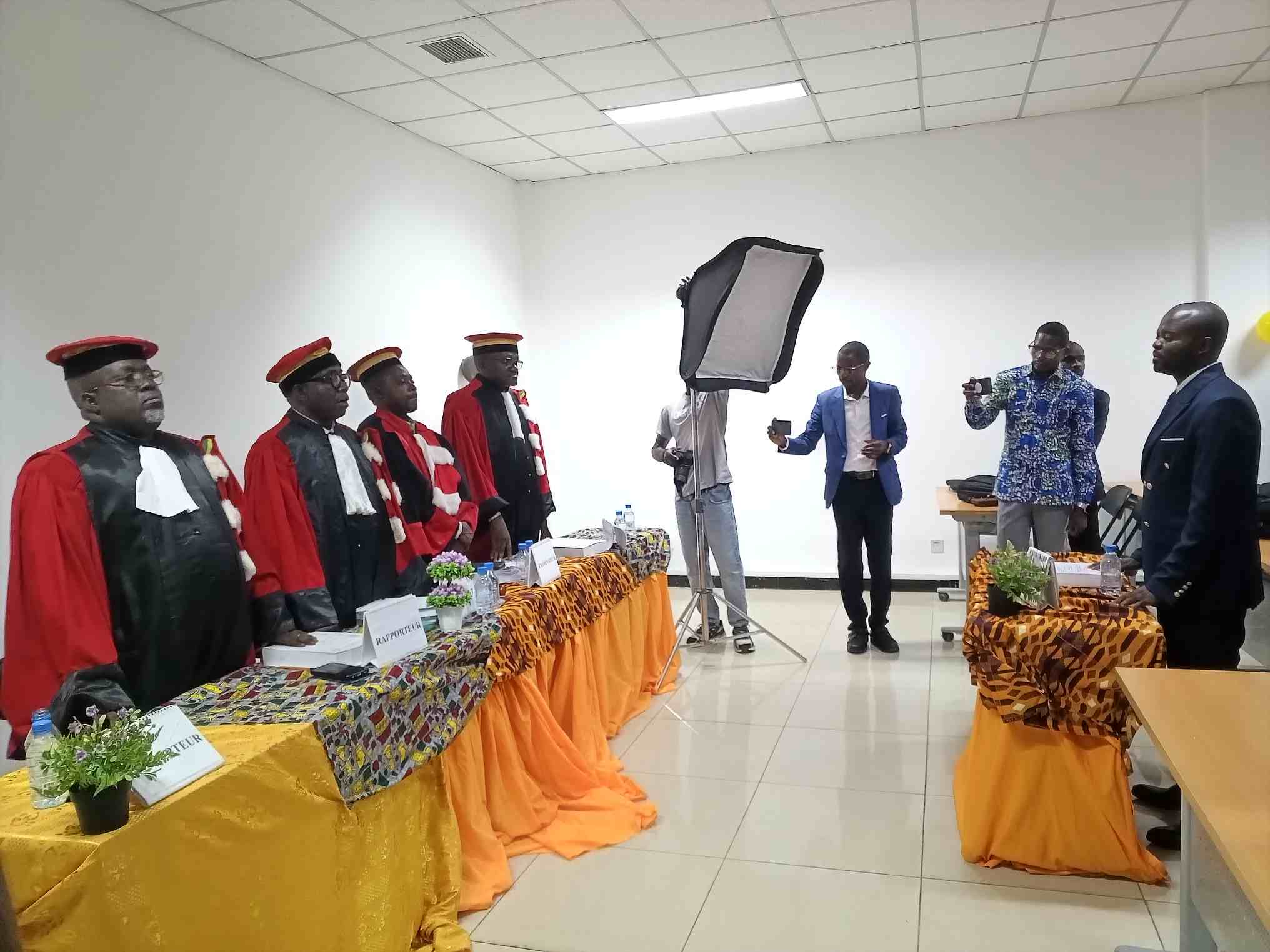 Congo : Une thèse de doctorat analyse la variation stylistique et la modernité du français dans le journal en ligne BrazzaNews