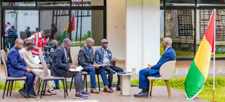 SIMANDOU 2040 : COMMENT LA GUINÉE VEUT PASSER DU GÉANT MINIER À LA FUTURE PUISSANCE ÉCONOMIQUE AFRICAINE