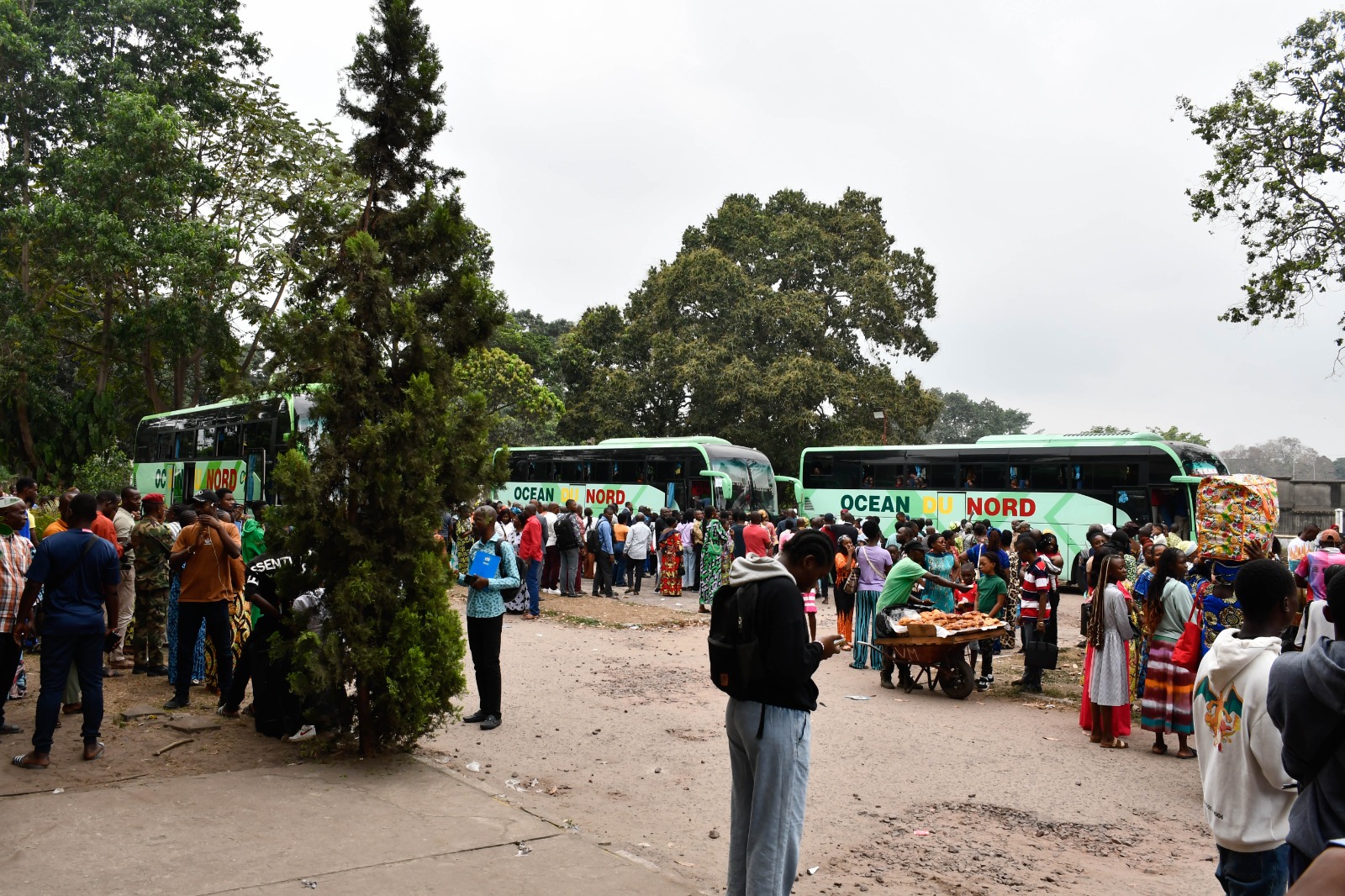 LYCÉES INTERDÉPARTEMENTAUX : LES ÉLÈVES PRENNENT LA ROUTE POUR UNE NOUVELLE ANNÉE SCOLAIRE AU CONGO