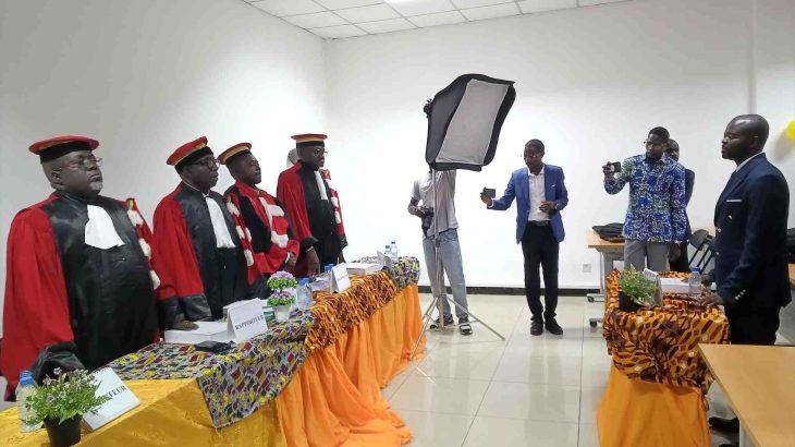 Congo : Une thèse de doctorat analyse la variation stylistique et la modernité du français dans le journal en ligne BrazzaNews